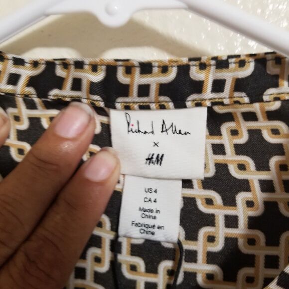 H&M X Richard Allen Shirt Womens Size 4 Printed Retro Long Sleeve Black Gold NWT - Picture 3 of 5
